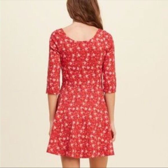 Hollister M Scoop Neck Back Quarter Sleeve Cotton Red Floral Skater Dress - Picture 2 of 15